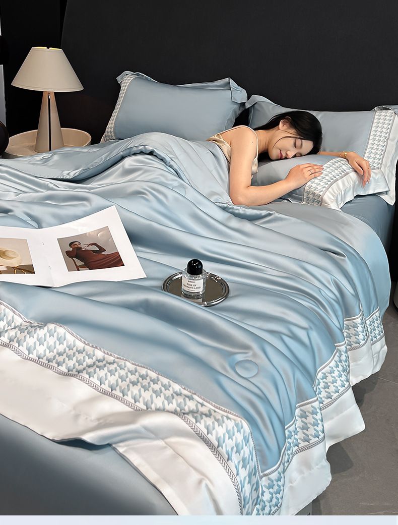 Elegante pied-de-poule gewassen zijden zomerquilt, lichte luxe zomerquilt met brede rand, airconditioningquilt_voghion.com