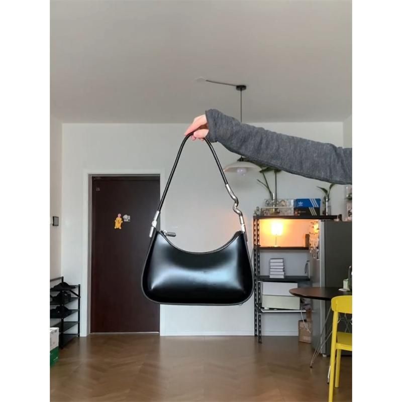 Black Wristlet For Women 2025 Autumn Winter New Niche High-end Simple Shoulder Fashion Versatile Underarm Bag_voghion.com