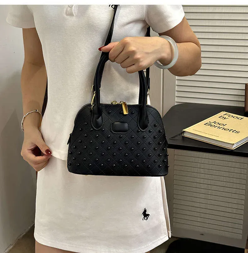 Fashion Designer Shell Bags For Women Elegant Rivet Handbag Versatile Large Capacity Shoulder Crossbody Bag_voghion.com