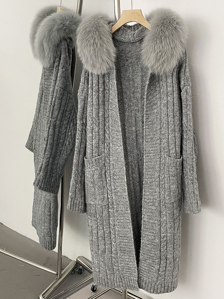 Übergroße Strickjacke für Damen mit echtem Fuchspelzbesatz – Langer Boho-Mantel (Kapuze, offene Vorderseite, grob handgestrickt, Winterweiß/Grau/Taupe/Schwarz)_voghion.com