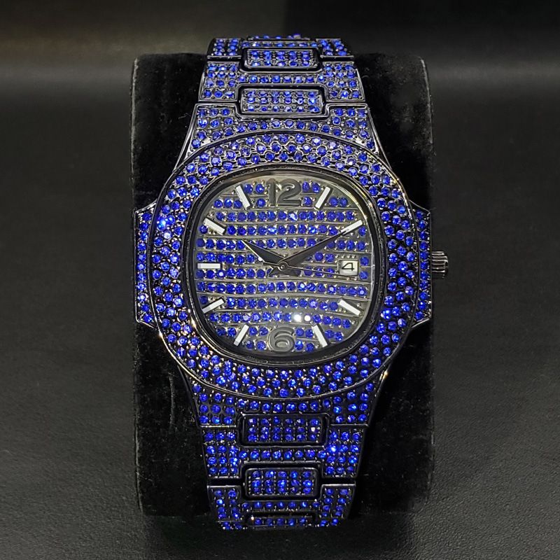 Modische quadratische Uhr für Herren und Damen mit bunten Diamanten, wasserdicht, Quarzwerk, Kalenderfunktion, Schmetterlingsschließe aus Edelstahl_voghion.com