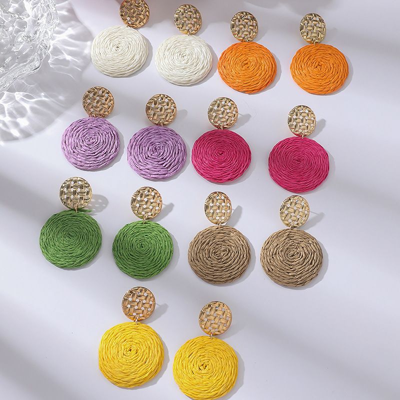 Dopaminfarbene, runde Ohrringe aus gewebtem Raffiafasergewebe – elegant und hochwertig – Schmuck für Damen_voghion.com