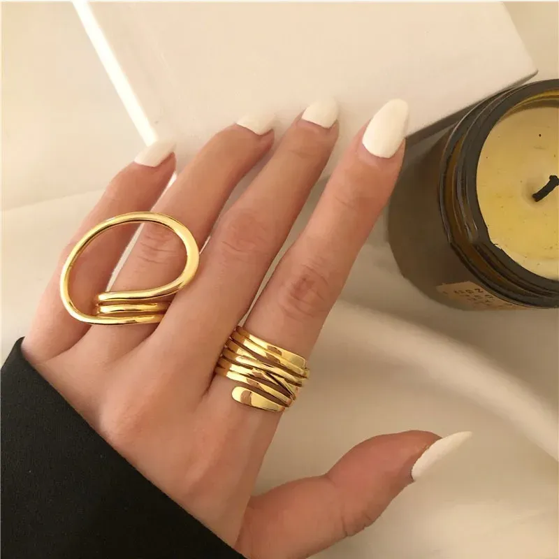 2025 Nuovi arrivi 2 pezzi/set Anelli con linee esagerate per le donne Moda Semplice Distorto Geometrico Festa Dichiarazione Gioielli di design Regalo_voghion.com
