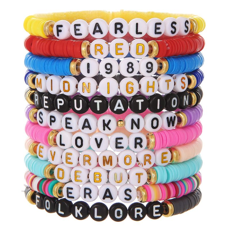 Taylor Swift Fans Kleur Zacht Aardewerk Hand String Engelse Naam Armband 11 Stuks Set_voghion.com