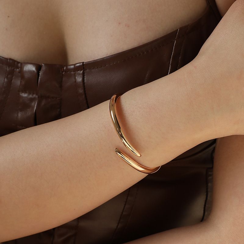 Bracciale da donna placcato in oro placcato in metallo tinta unita dallo stile semplice_voghion.com