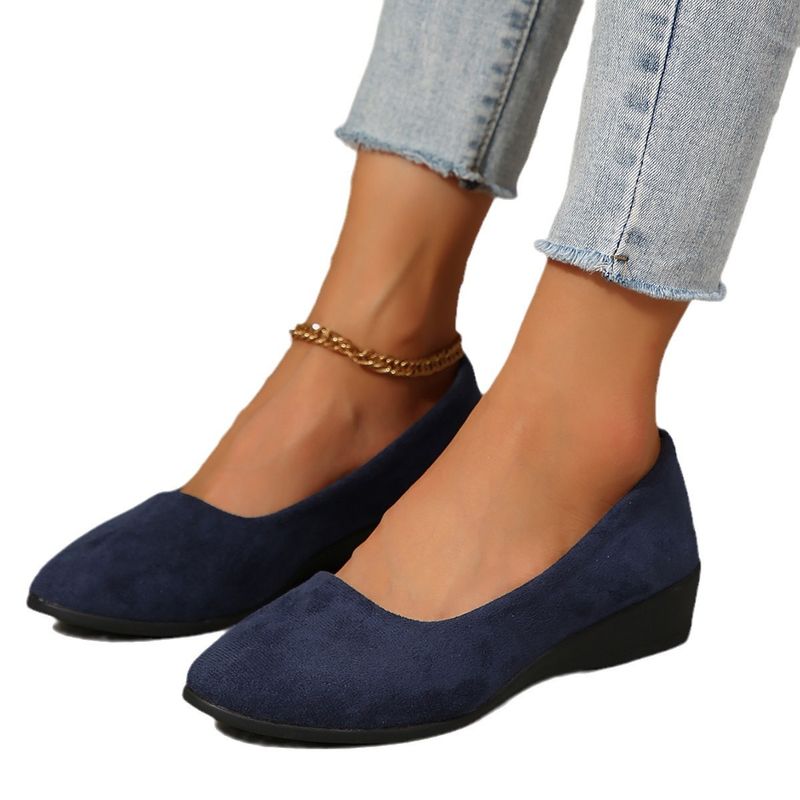 Large Casual Flat Bean Shoes Autumn, New Pointed Soft Sole Wearing On The Outside, Shallow Mouth Single Shoe For Women_voghion.com