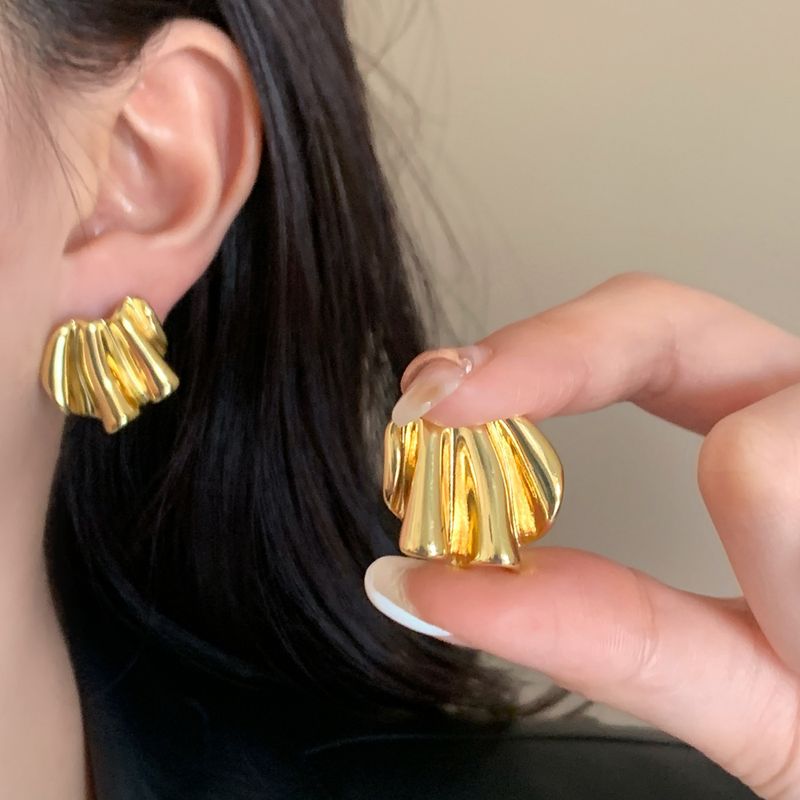 2025 Original Design Niche Creative Design Irregular Folded Metal Wind Cold Wave Pattern Earrings Dc1b_voghion.com