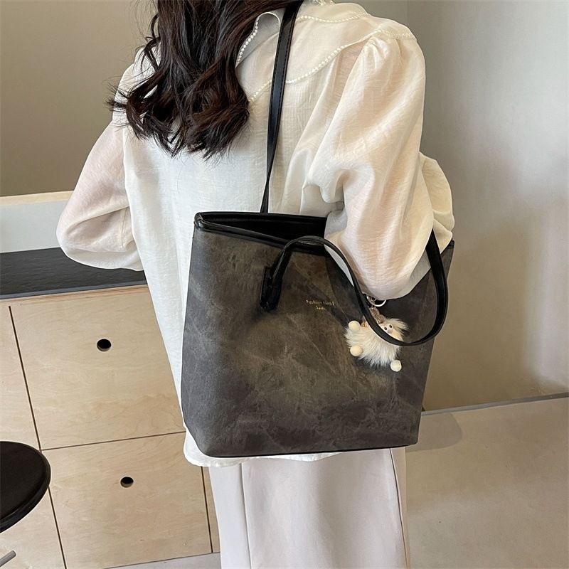 Trendy Oversized Tote Bag For Women - PU Leather Shoulder Bag With Gold Foil Print, Spacious XL College Book Bag For Daily Commute & Casual Outings_voghion.com