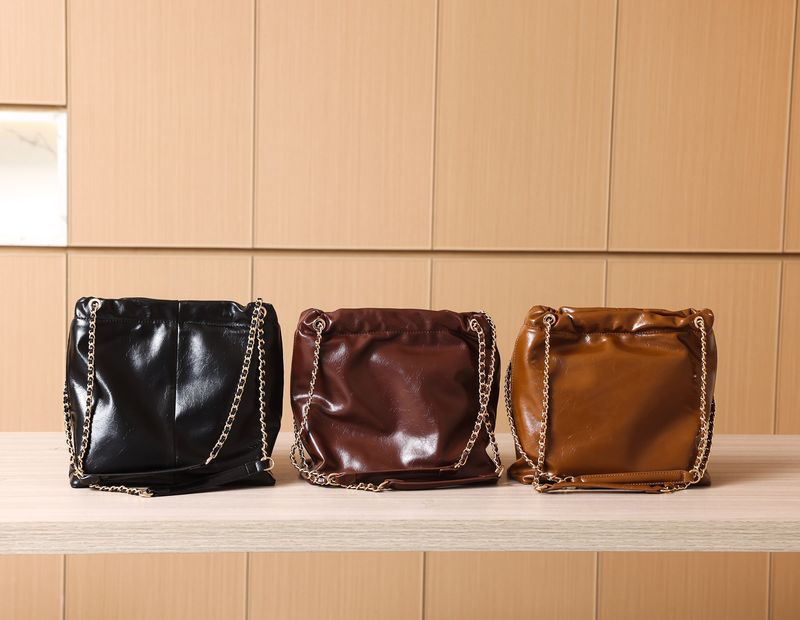 2024 autunno e inverno nuova nicchia mano moda versatile pendolarismo grande capacità secchio spalla singola ascella catena_voghion.com
