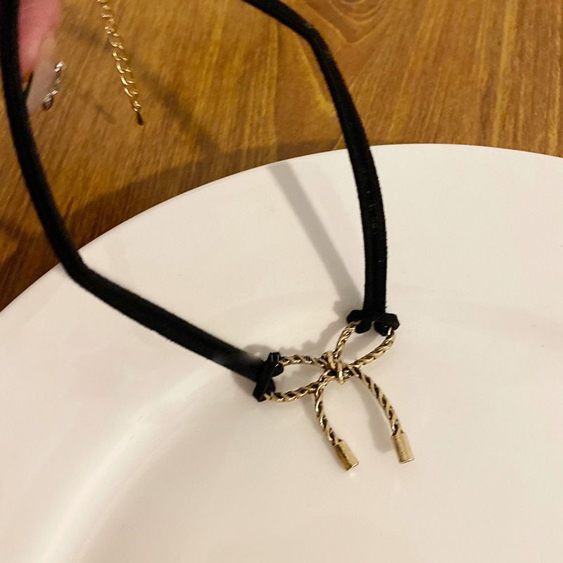 Collana girocollo con fiocco nero, collana femminile estiva leggera di lusso, accessori per il collo di nicchia, dolce, fresco, stile ragazza calda, cinturino per il collo_voghion.com