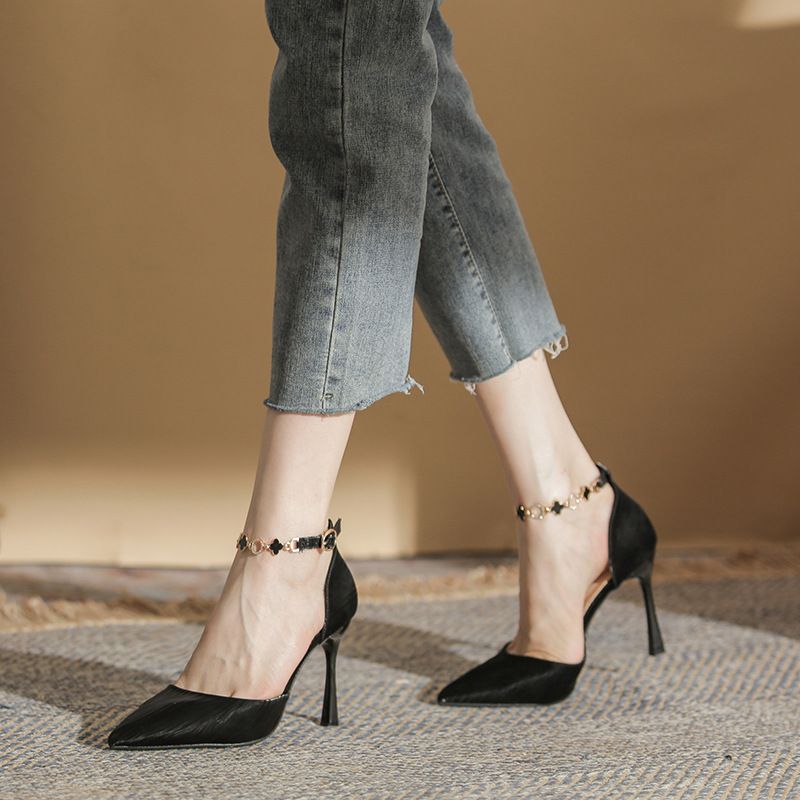 9777-3 Temperament Göttin Einfache Kette Hohe Schuhe Spitz Dünne Ferse Fee Sandalen Hohl Eine Linie Gürtel Einzelnen Schuh Mädchen_voghion.com