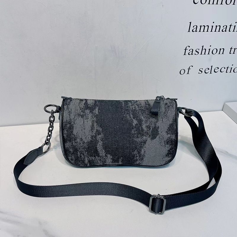 Modische Umhängetasche aus Denim mit Farbblock-Muster, dicke Kette, Schultertasche aus Netzstoff, vielseitige kleine Tasche für Damen_voghion.com