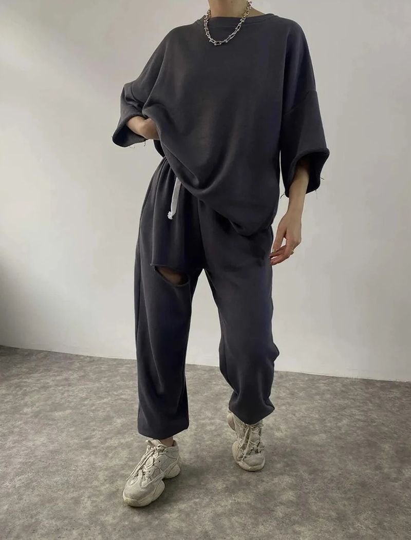 Zestaw Urban Edge Matching Set – bluzka z długim rękawem i okrągłym dekoltem oraz spodnie ze ściągaczem w stylu vintage (biały/beżowy/khaki/srebrny/ciemnoszary, S-XL)_voghion.com