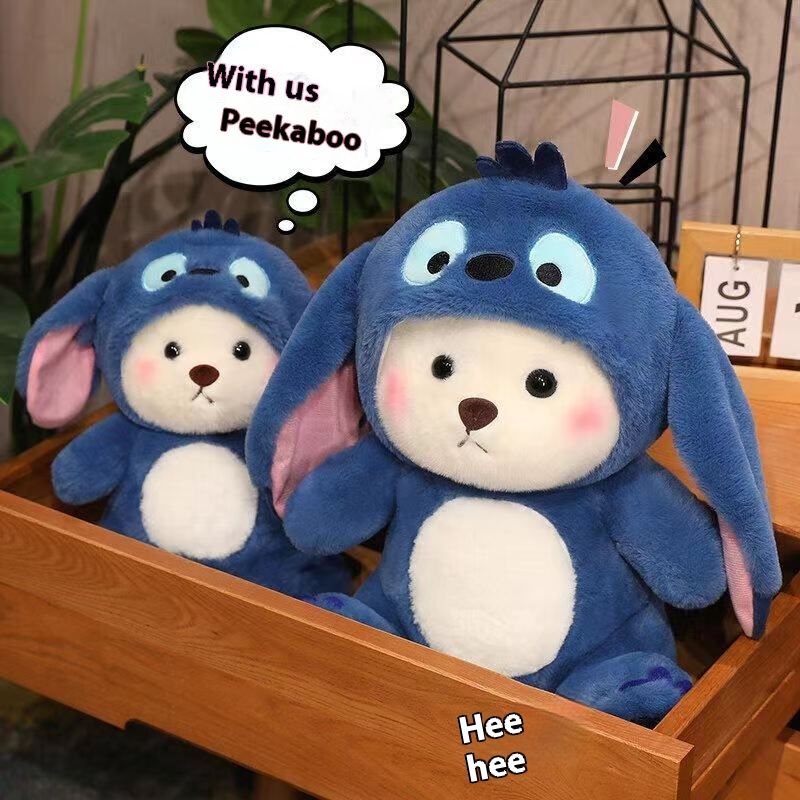 Internet-Berühmtheit verwandelt sich in Bär Lena, süße kleine Bärenpuppe, Plüschtier, macht Mädchen Geschenke, schnappt sich Puppen_voghion.com
