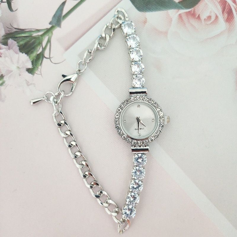 Orologio da donna in stile coreano, elegante, con bracciale pieno di diamanti, stile studentesco, semplice e alla moda, 2024_voghion.com