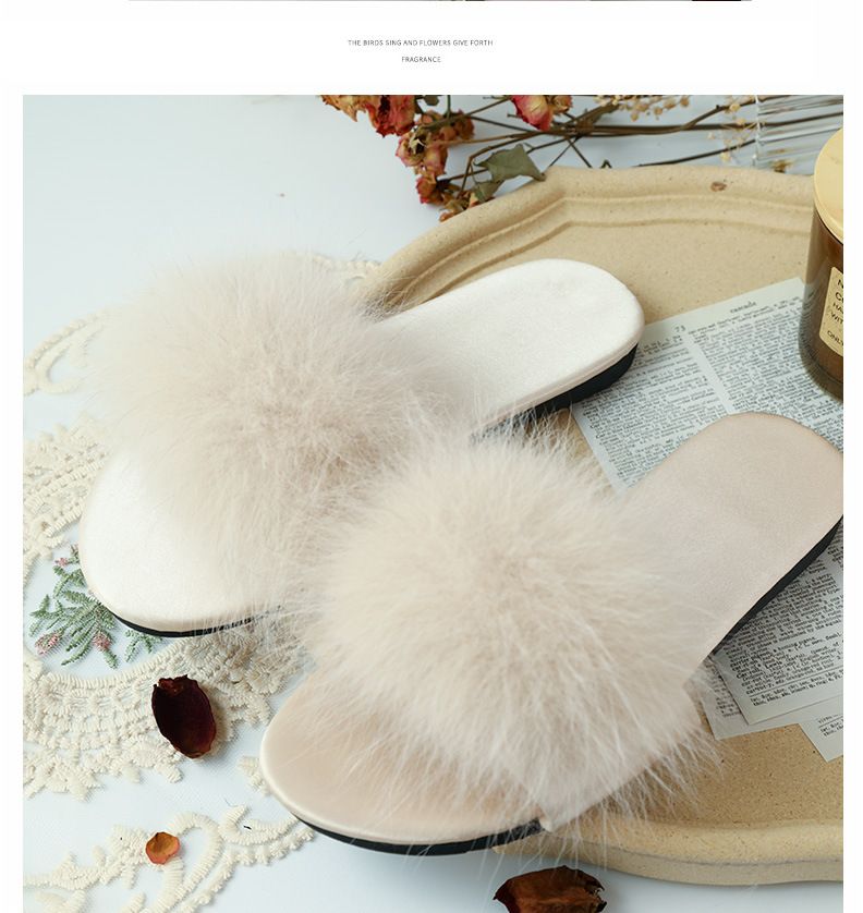 Pantofole da damigella d'onore da sposa di nuovo stile per le donne sposi pantofole di piume rosse in raso da sposa abito da mattina da sposa abbinate a scarpe da donna_voghion.com