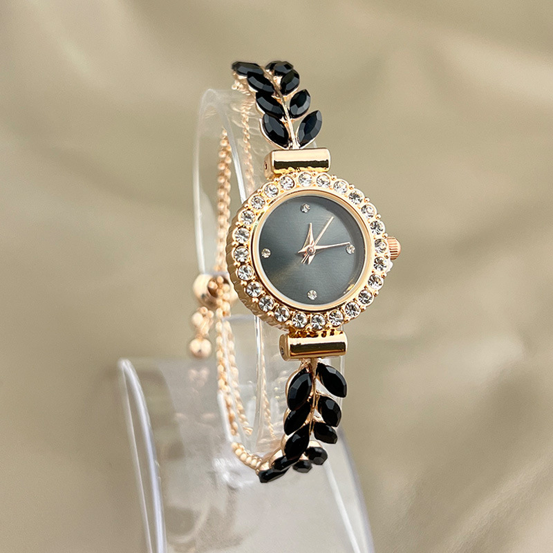 Orologio da donna rotondo con foglia di diamante della nuova moda 2023 con quadrante semplice e tavolo regalo con regolazione gratuita_voghion.com