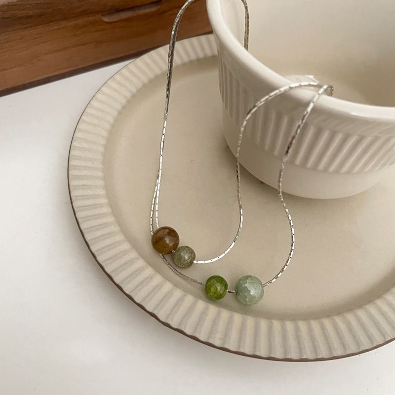 Collier pendentif en pierre naturelle de style cool chaîne de clavicule d'automne pour femme 2023 nouveau style net célébrité niche tempérament collier simple_voghion.com