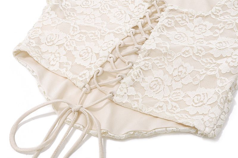 Completo elegante con top in pizzo senza schienale e gonna asimmetrica a vita alta - Completo da donna French Chic_voghion.com