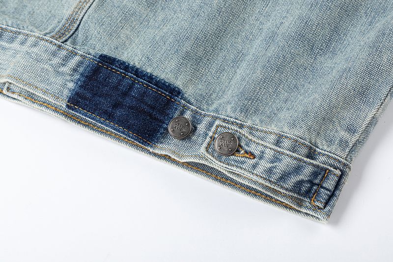 Giacca in denim semplice e ampia in stile street americano Eon Modish 2025_voghion.com