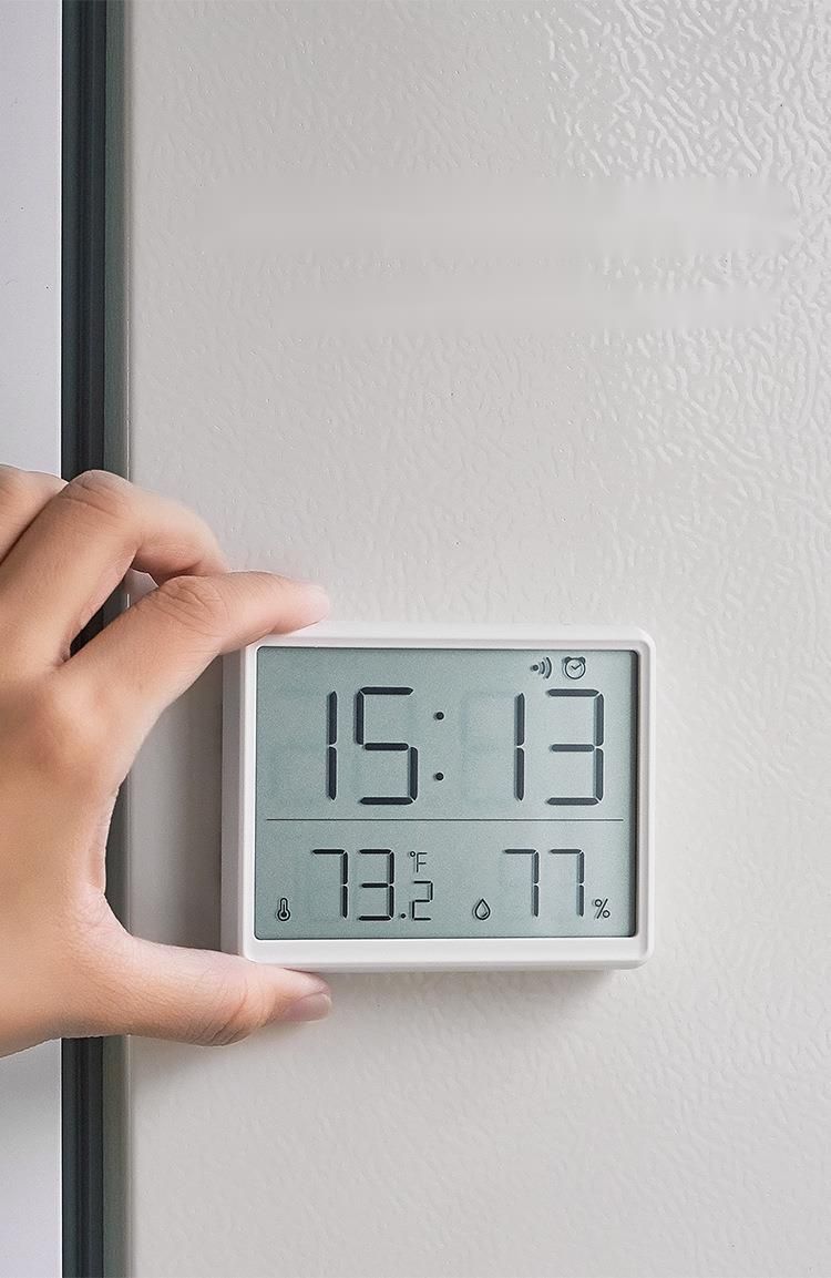 Schlanke, einfache, digitale, an der Wand montierbare LCD-Uhr mit kleinem Alarm und multifunktionaler Temperatur, elektronische Uhr 8218_voghion.com