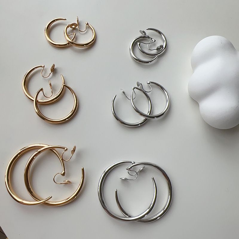 Cerchio grande classico e semplice per donna, stile vintage da pendolare, stile fresco ed elegante, cerchio minimalista con ago in argento_voghion.com