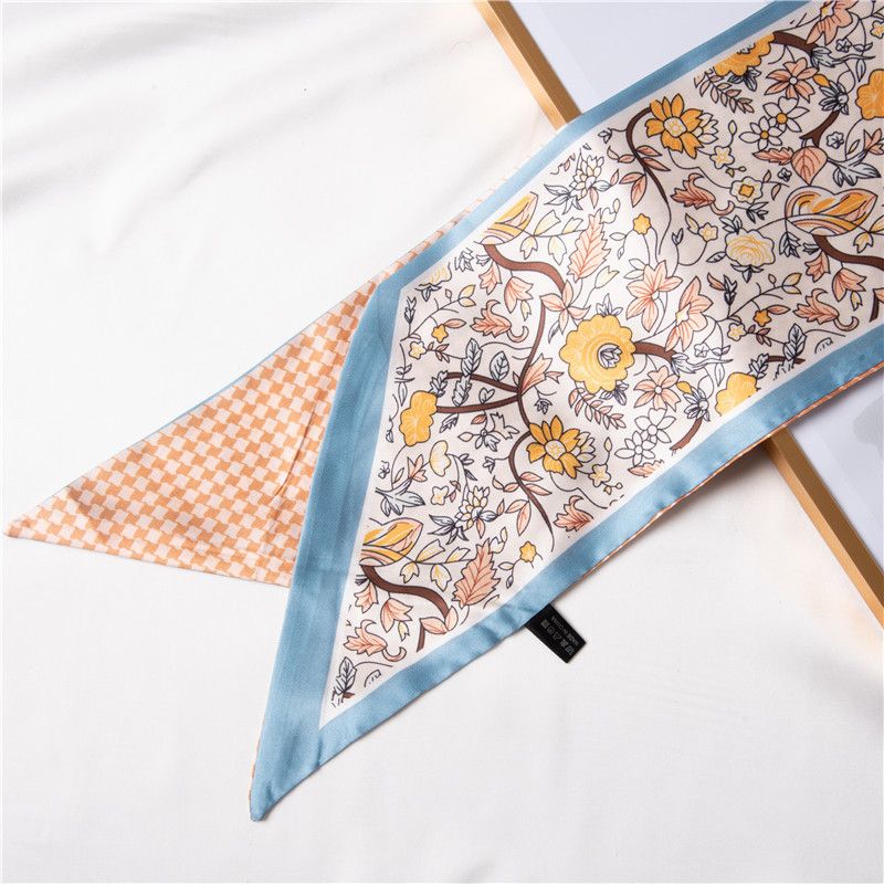 Sciarpa quadrata alla moda da donna 2024 estate nuovo piccolo fiore giallo stampato fascia per capelli in seta simulata con dolce giapponese e_voghion.com