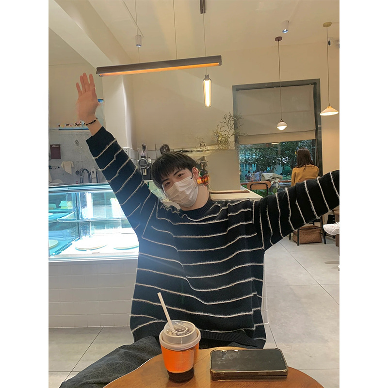 Black and white striped round neck sweater for men, autumn and winter new style long sleeved top, retro inner layer bottom shirt_voghion.com