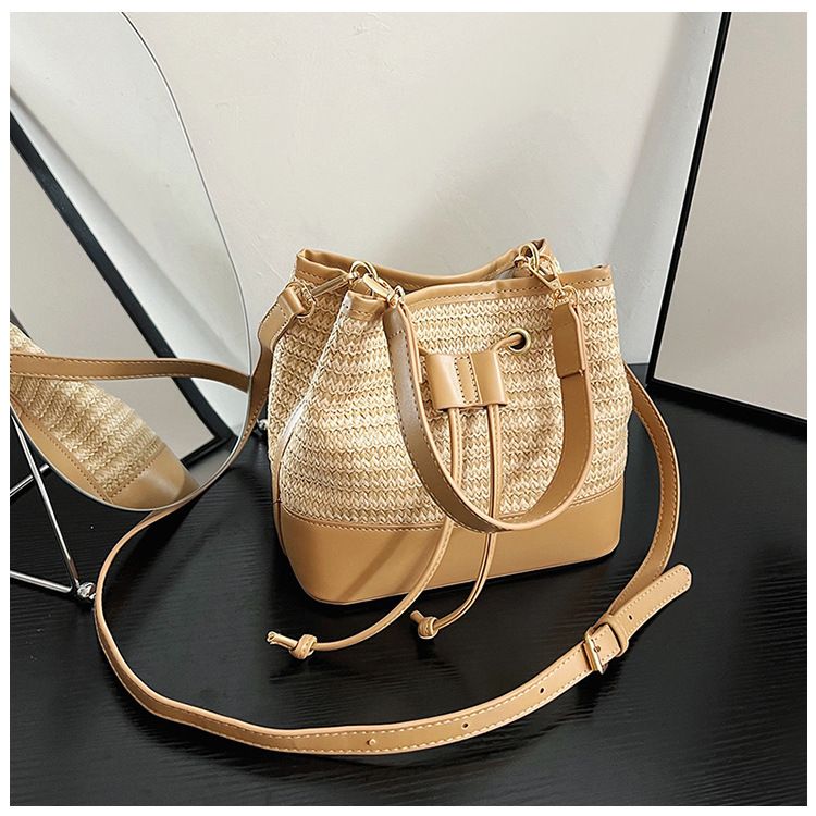 Borsa a secchiello da donna in paglia PU, versatile, estiva, per le vacanze in spiaggia, 2024_voghion.com
