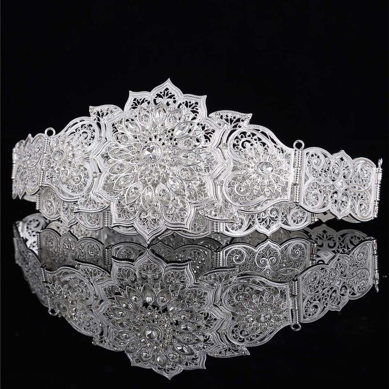 Ceinture de mariée luxueuse en métal doré avec chaîne creuse et strass_voghion.com