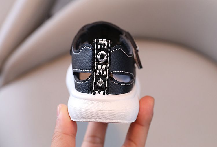 Sandali per bambini alla moda estiva 2024, scarpe da spiaggia in pelle con fori per bambini e bambine, scarpe con suola morbida_voghion.com