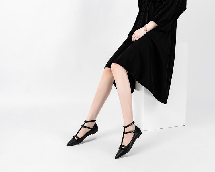 Fashion Lazy Leather Pointed Toe Shallow Mouth Strap Rivet Flat Commuter Shoes_voghion.com