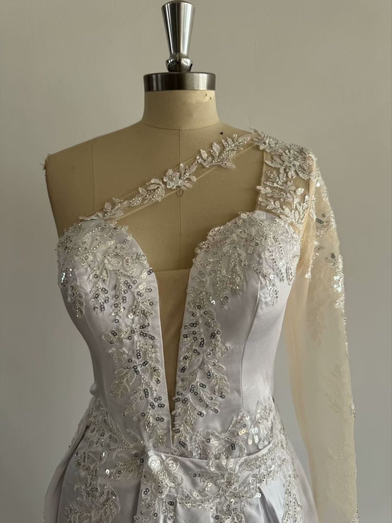 Elegantes Satin-Meerjungfrauen-Brautkleid mit langen Ärmeln und hoher Taille für Bräute, weißes Brautkleid für Verlobung und Hochzeitszeremonie_voghion.com