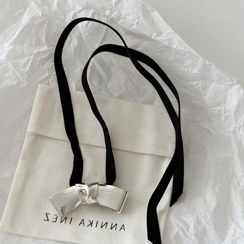 Ins Niche High-End Velvet Ribbon New Large Bow Necklace Choker Sweet Temperament Sweater Chain_voghion.com