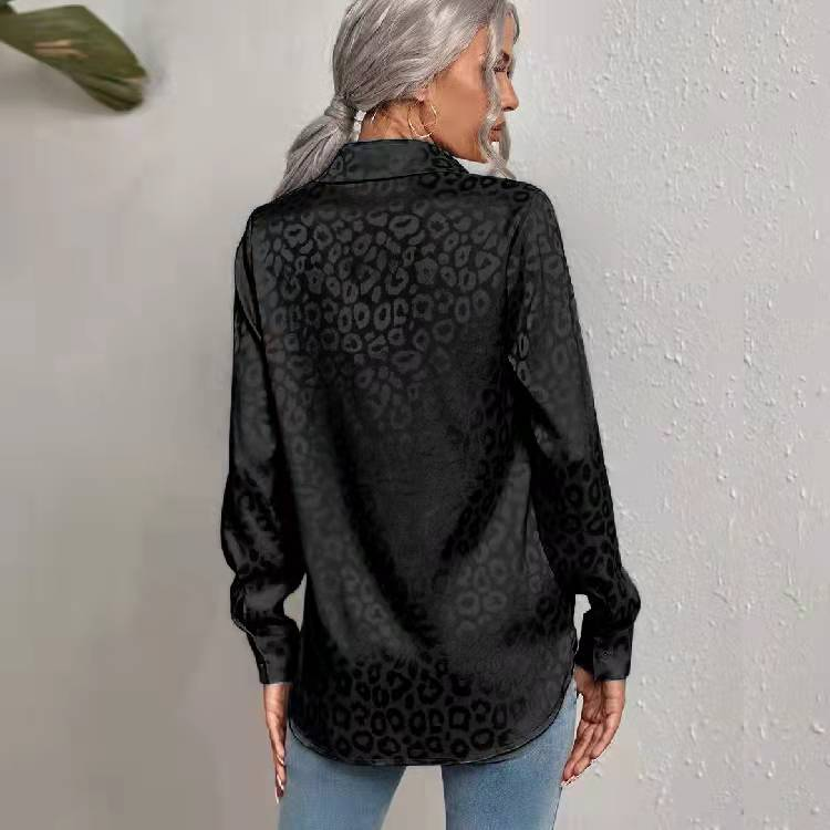 Camicia da donna a maniche lunghe con colletto aperto e bottoni, modello leopardato, modello 2025, in jacquard_voghion.com