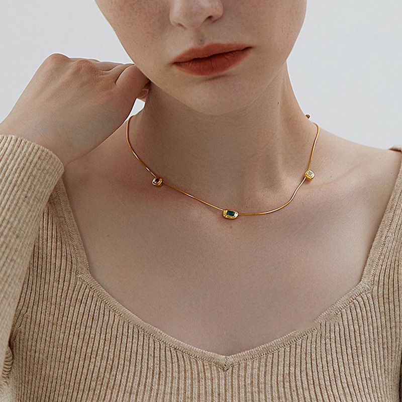 Designer style retro ruby necklace, women's light luxury style, fashionable and exquisite, small group wearing versatile and high-end collarbone chain_voghion.com