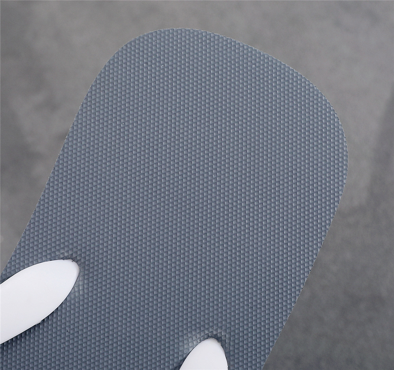 2023 Neue Herringbone Herren Trendy Outwear Gummi Anti Slip Personalisierte Mode Clip Fuß Strand Sommer Hausschuhe Für Männer_voghion.com