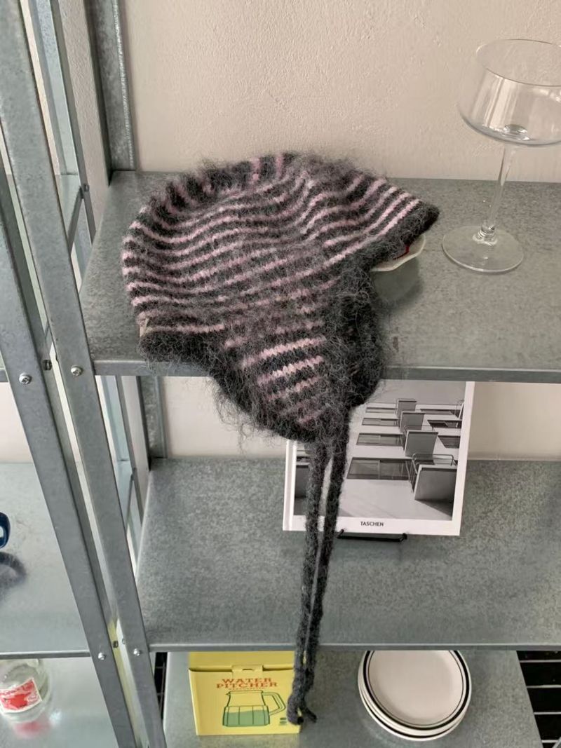 Cappello e sciarpa in lana a righe calde autunno/inverno 2025, eleganti e versatili_voghion.com