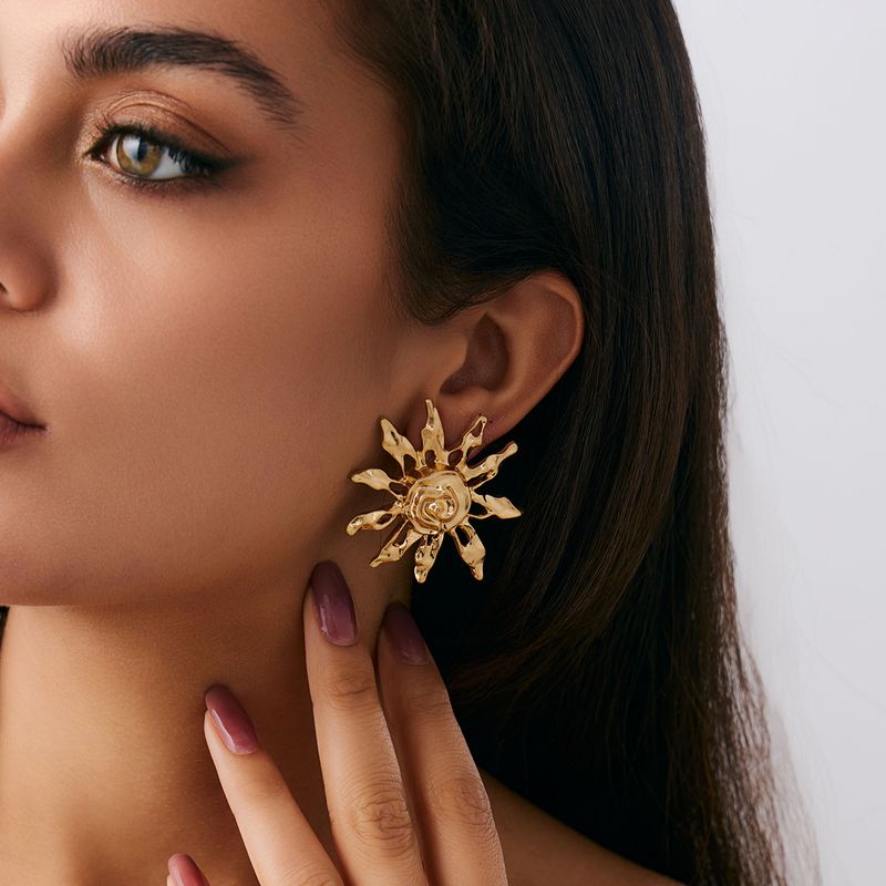 Orecchini pendenti con perle e girasole plissettati, linea di moda Ins, clip per orecchini a clip_voghion.com