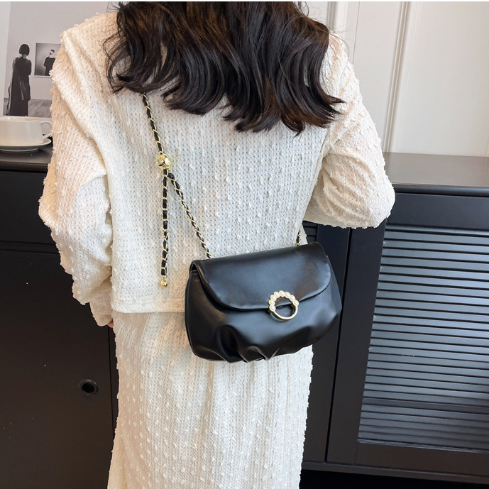 Cloud Bag High-end Diagonal Bag Dam Axelväska Nisch Design Plisserad Enfärgad kedja 2023 sommar ny stil_voghion.com
