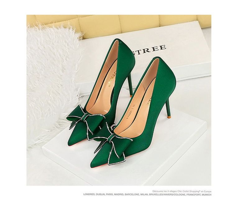 3265-H37 Bankett Mode Koreanische Ausgabe Schlanke frauen Flachen Mund Spitzen Wasser Diamant Bogen Einzelnen Schuhe High Heels_voghion.com