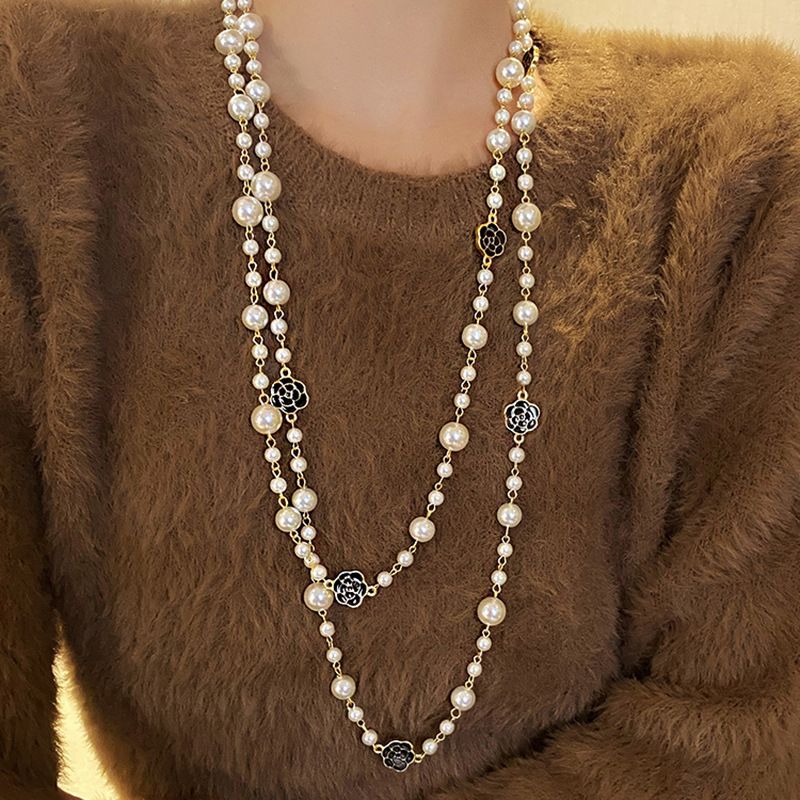 Colier lung cu perle Camellia alb-negru, lanț de pulover simplu și ușor la modă, temperament și_voghion.com