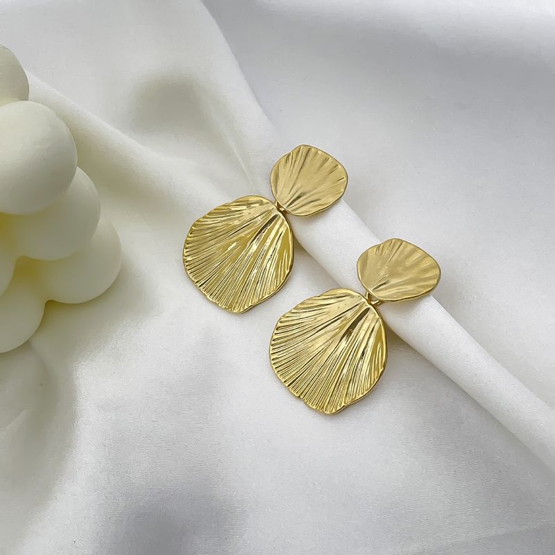 Orecchini di lusso in foglia di rame placcato oro con design a nicchia con ago in argento, gioielli per le orecchie di alta qualità_voghion.com
