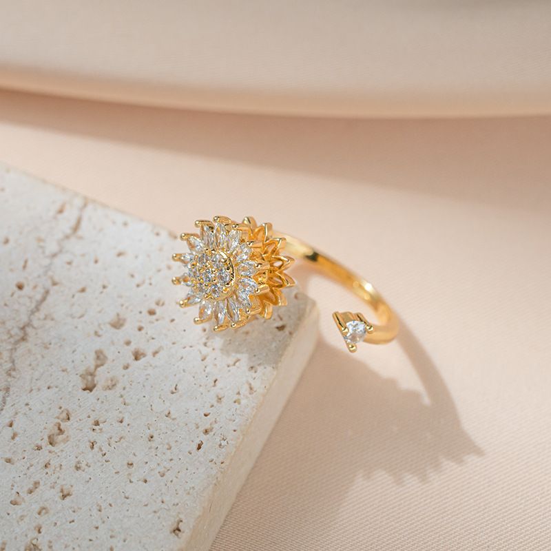 Titanium Steel Personality New Korean And Japanese Niche Light Luxury Open Hollow Ring For Women Non-Fading_voghion.com