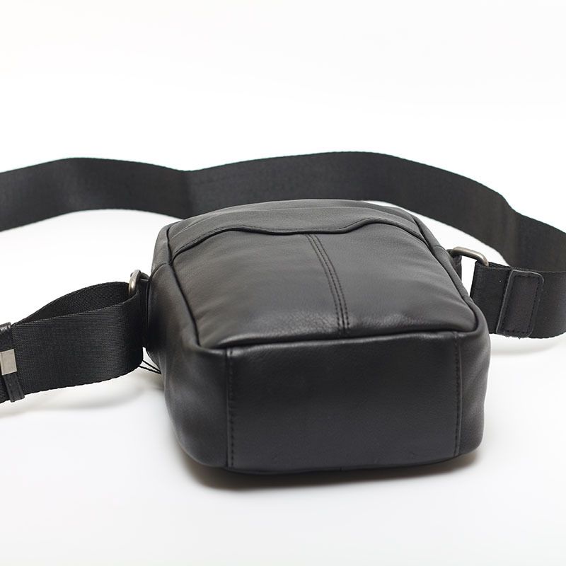 Korean Version Of The Men's Business Leather Soft Surface Zipper Small Square Cell Phone Crossbody Bag 2025 Fall And Winter New_voghion.com