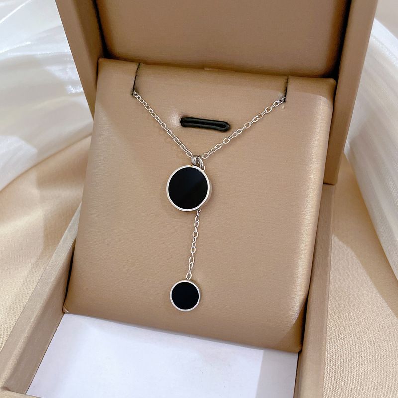 【Acciaio al titanio a corpo intero】Fritillaria doppio anello design di nicchia femminile ciondolo minimalista catena corta per clavicola_voghion.com