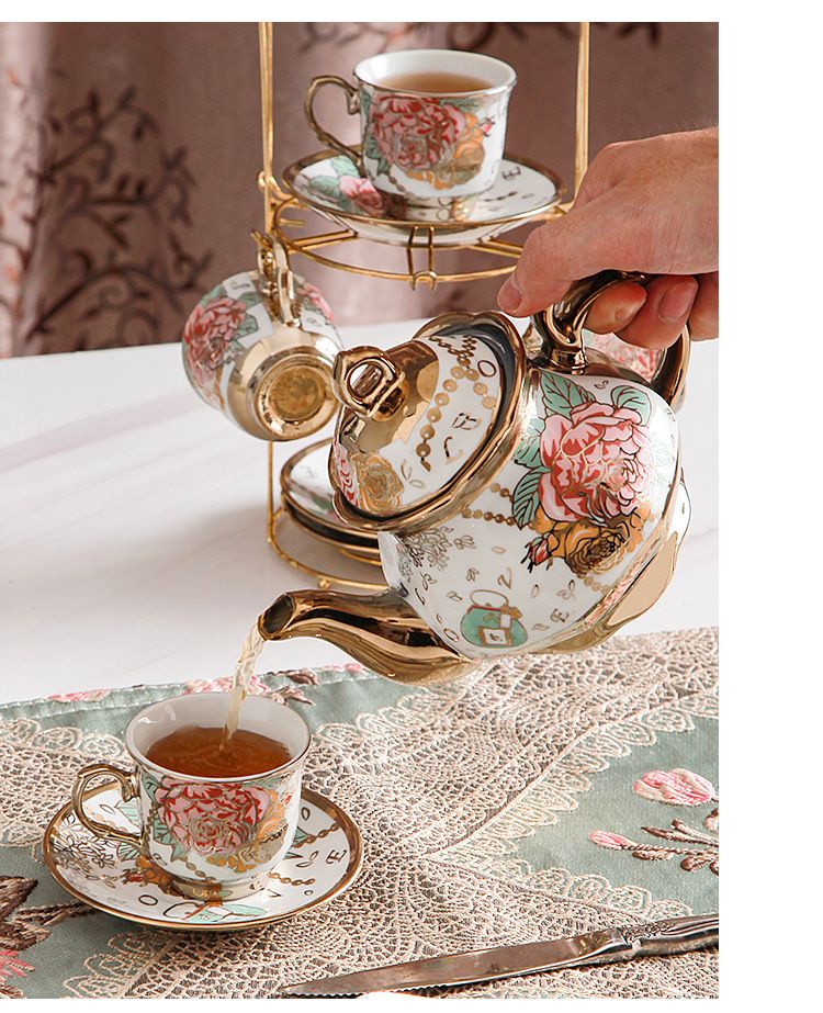 Elegante conjunto de café de cerâmica floral europeia, serviço de chá com 13 peças e detalhes dourados, xícaras de chá e café de luxo para o chá da tarde_voghion.com