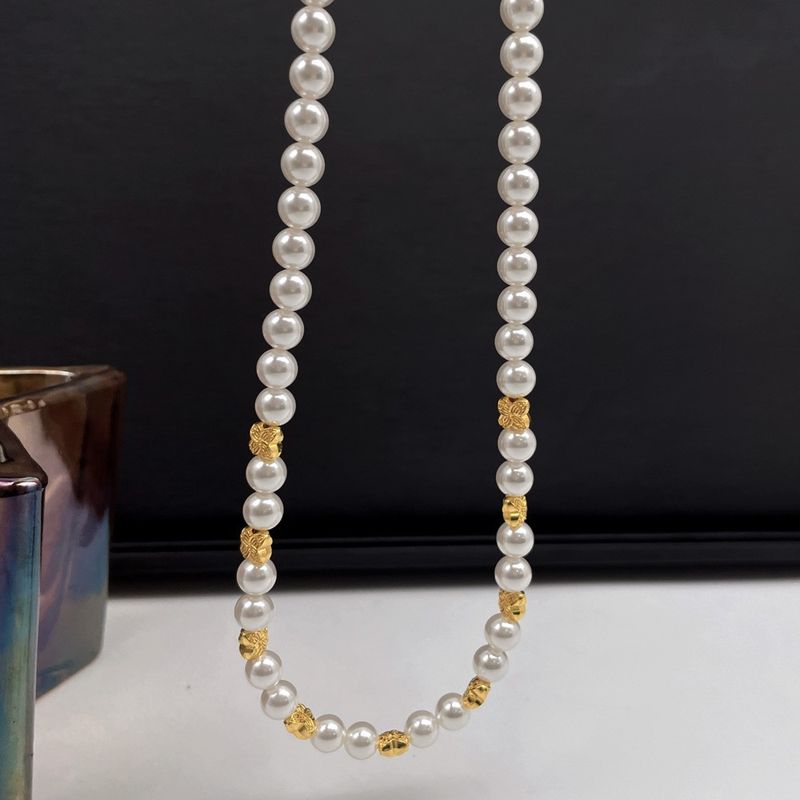 Women's 2025 New Light Luxury Crystal Pendant Necklace - Dainty Rice Pearl Collarbone Chain_voghion.com