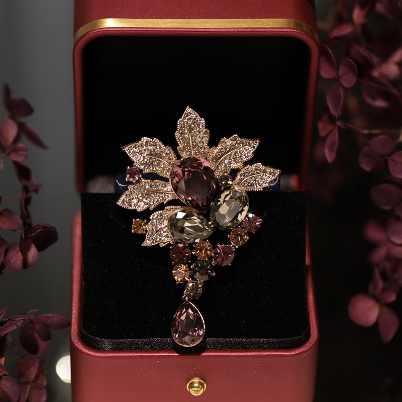 Vintage Crystal Flower Brooch For Women - Elegant Floral Pin With Rhinestones, Handcrafted Copper Jewelry, Unisex Accessory For Any Occasion_voghion.com