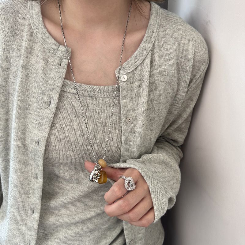 Collier pendentif grappe de raisin en acier titane, personnalité simple, mode polyvalente, niche clavicule haut de gamme_voghion.com